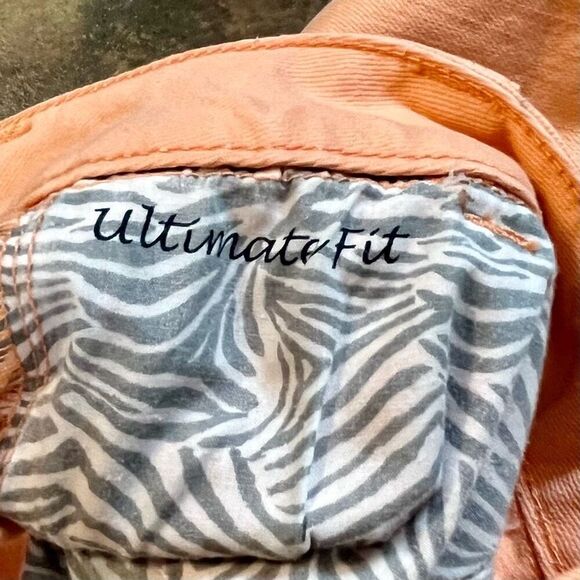 Chico’s Orange Cropped Platinum Denim Ultimate Fit Size 1, 8 - Picture 7 of 11